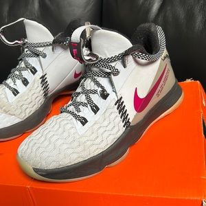 LeBron witness five size 2 u s